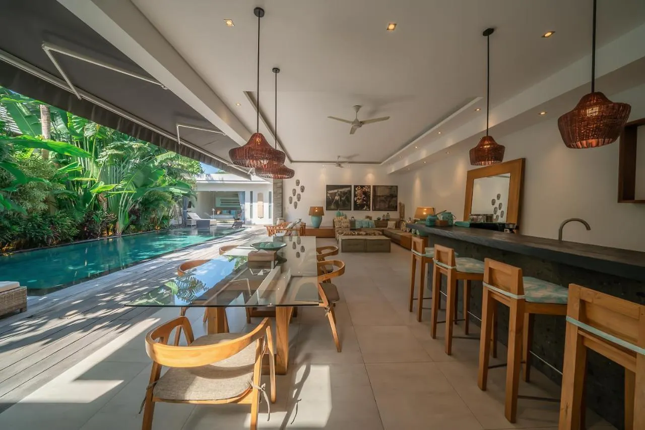 Villa Cuatro : Amazing 3Br Villa In Seminyak - Perfect Location