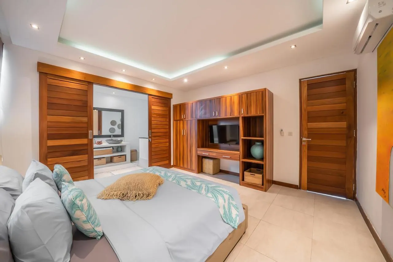 Villa Cuatro : Amazing 3Br Villa In Seminyak - Perfect Location 0*, Семиньяк Индонезия