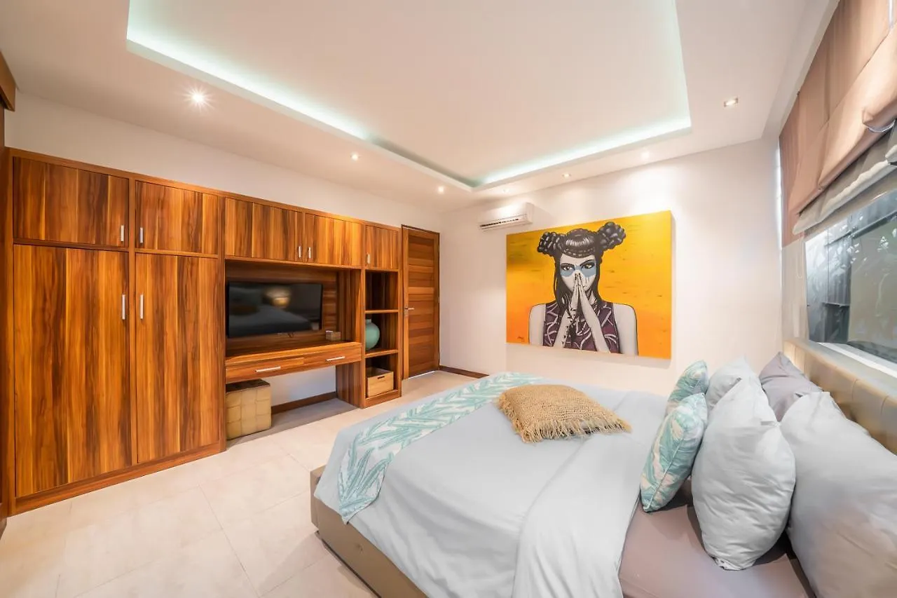 Villa Cuatro : Amazing 3Br Villa In Seminyak - Perfect Location  Семиньяк