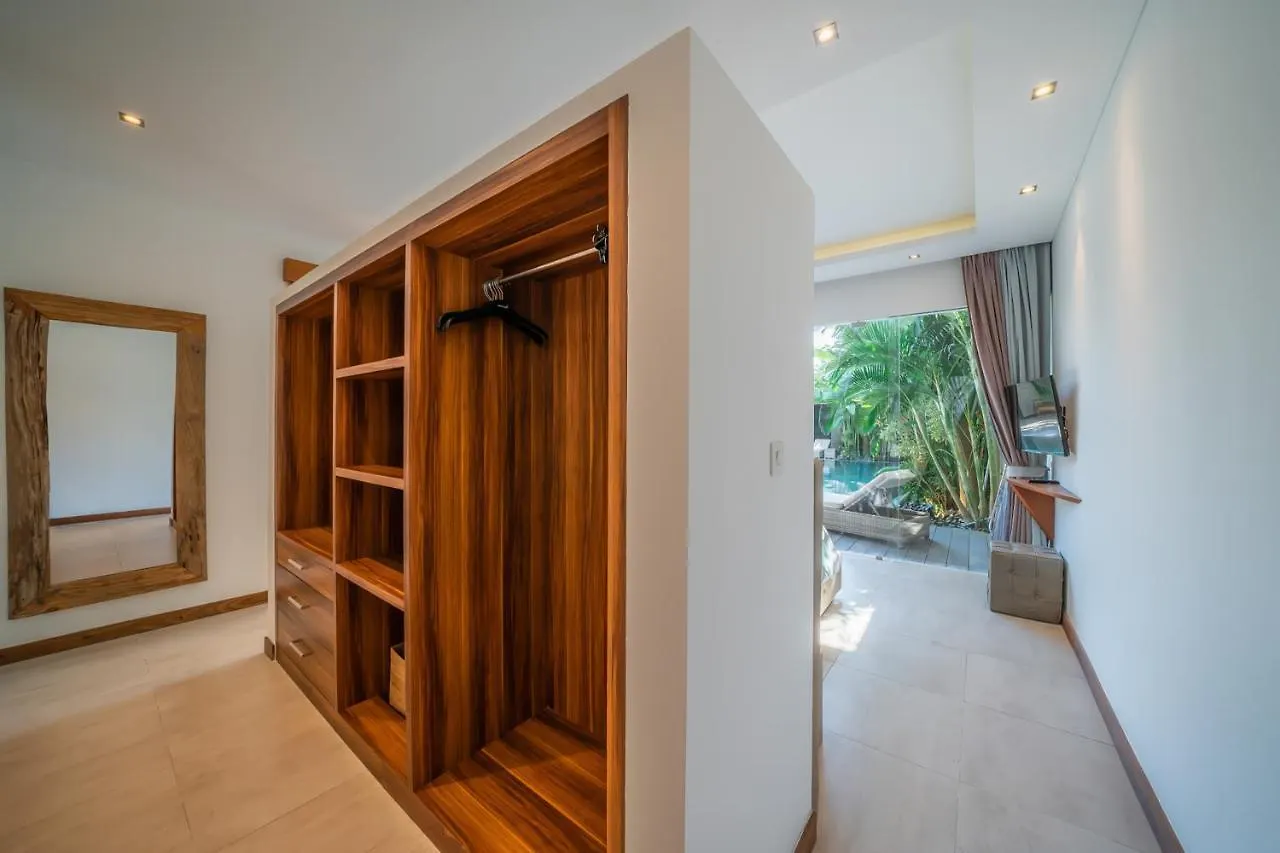 Villa Cuatro : Amazing 3Br Villa In Seminyak - Perfect Location Семиньяк