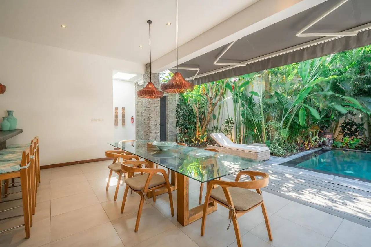 Villa Cuatro : Amazing 3Br Villa In Seminyak - Perfect Location