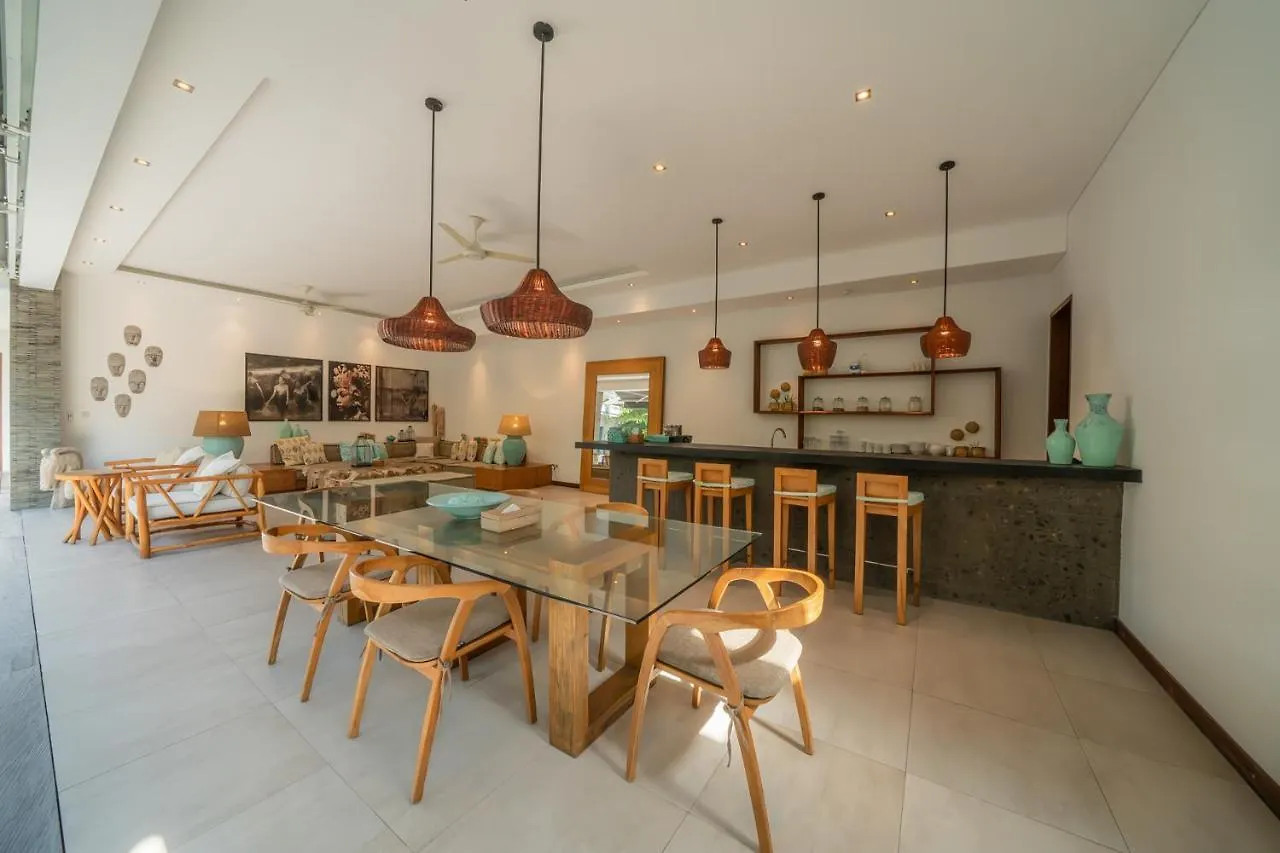 Villa Cuatro : Amazing 3Br Villa In Seminyak - Perfect Location Индонезия
