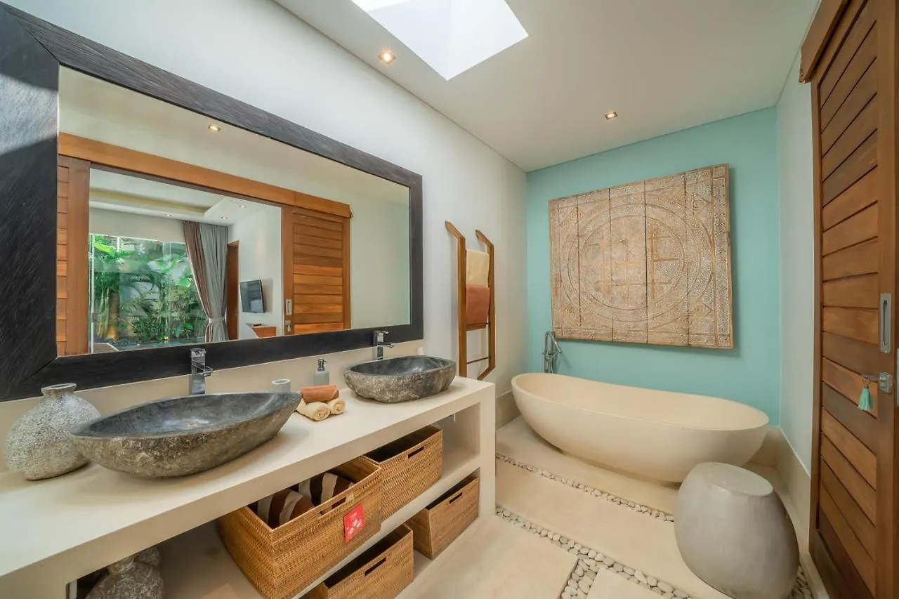 Villa Cuatro : Amazing 3Br Villa In Seminyak - Perfect Location