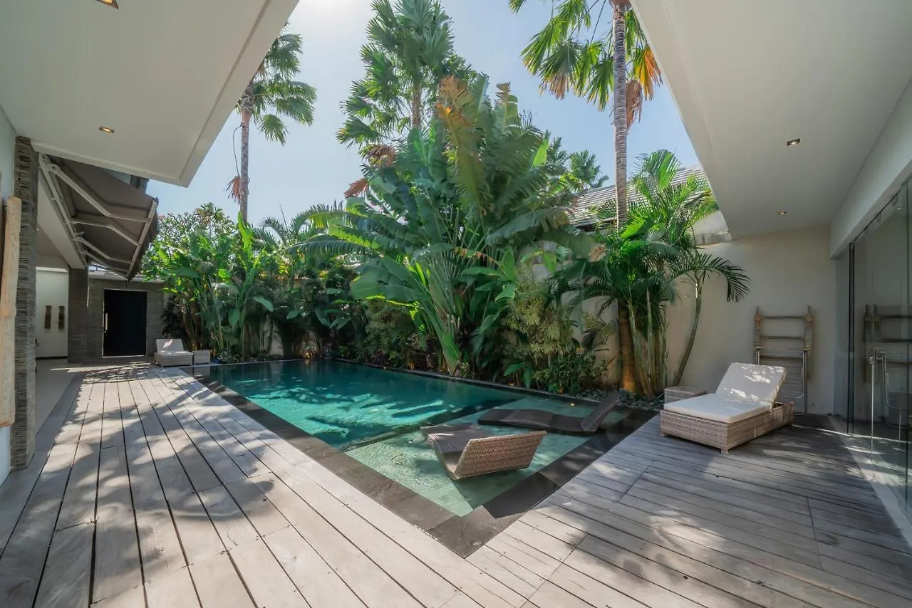 Villa Cuatro : Amazing 3Br Villa In Seminyak - Perfect Location