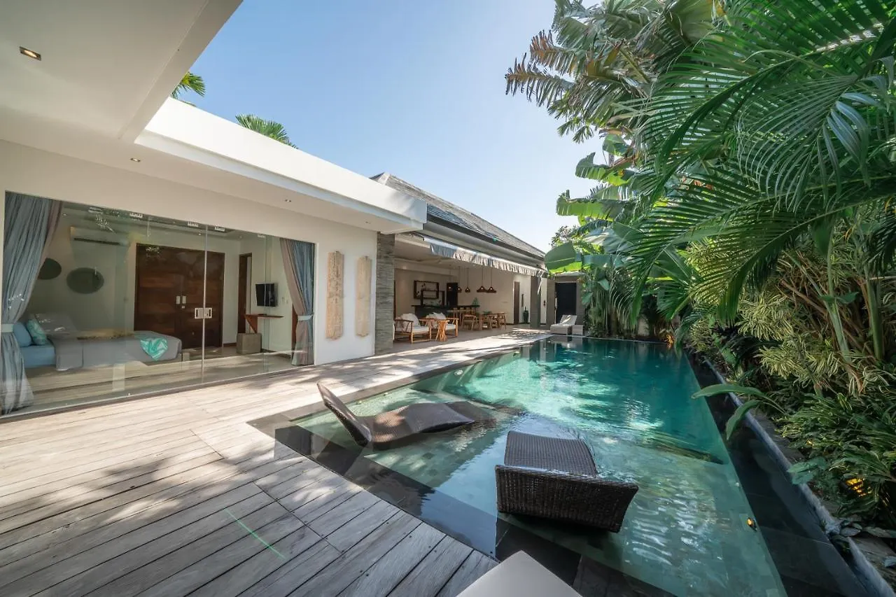 Villa Cuatro : Amazing 3Br Villa In Seminyak - Perfect Location 0*,