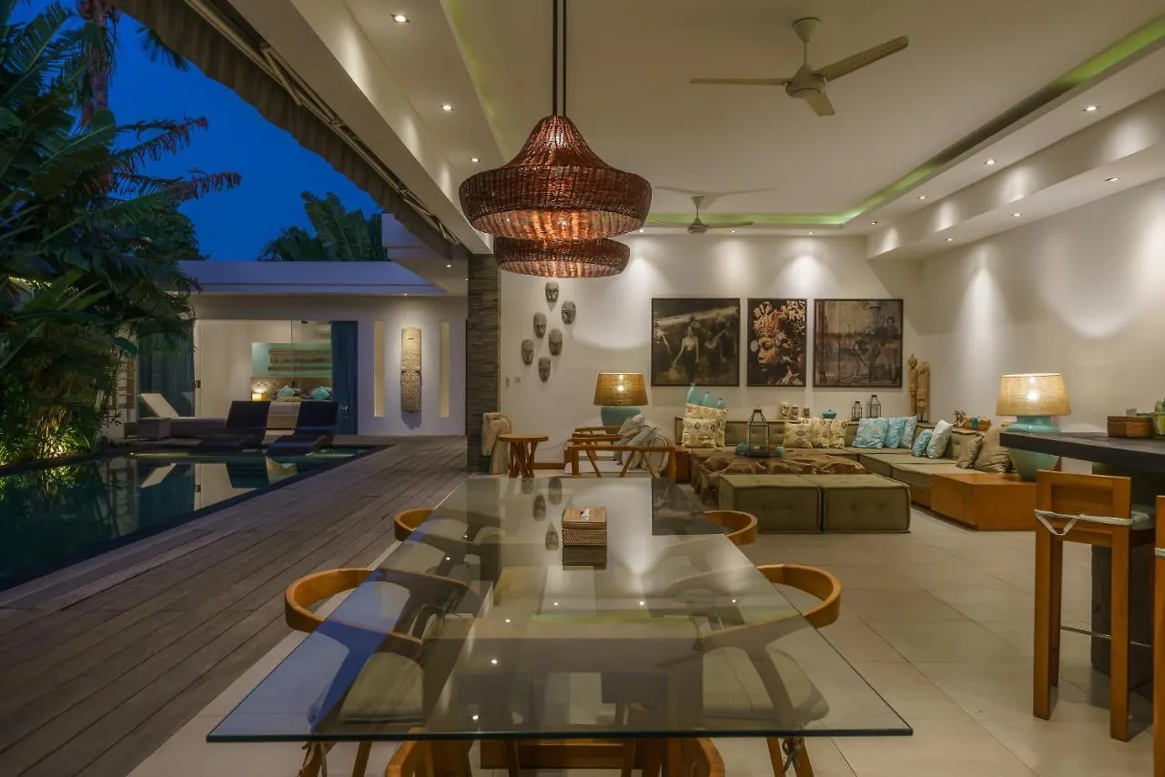 Villa Cuatro : Amazing 3Br Villa In Seminyak - Perfect Location